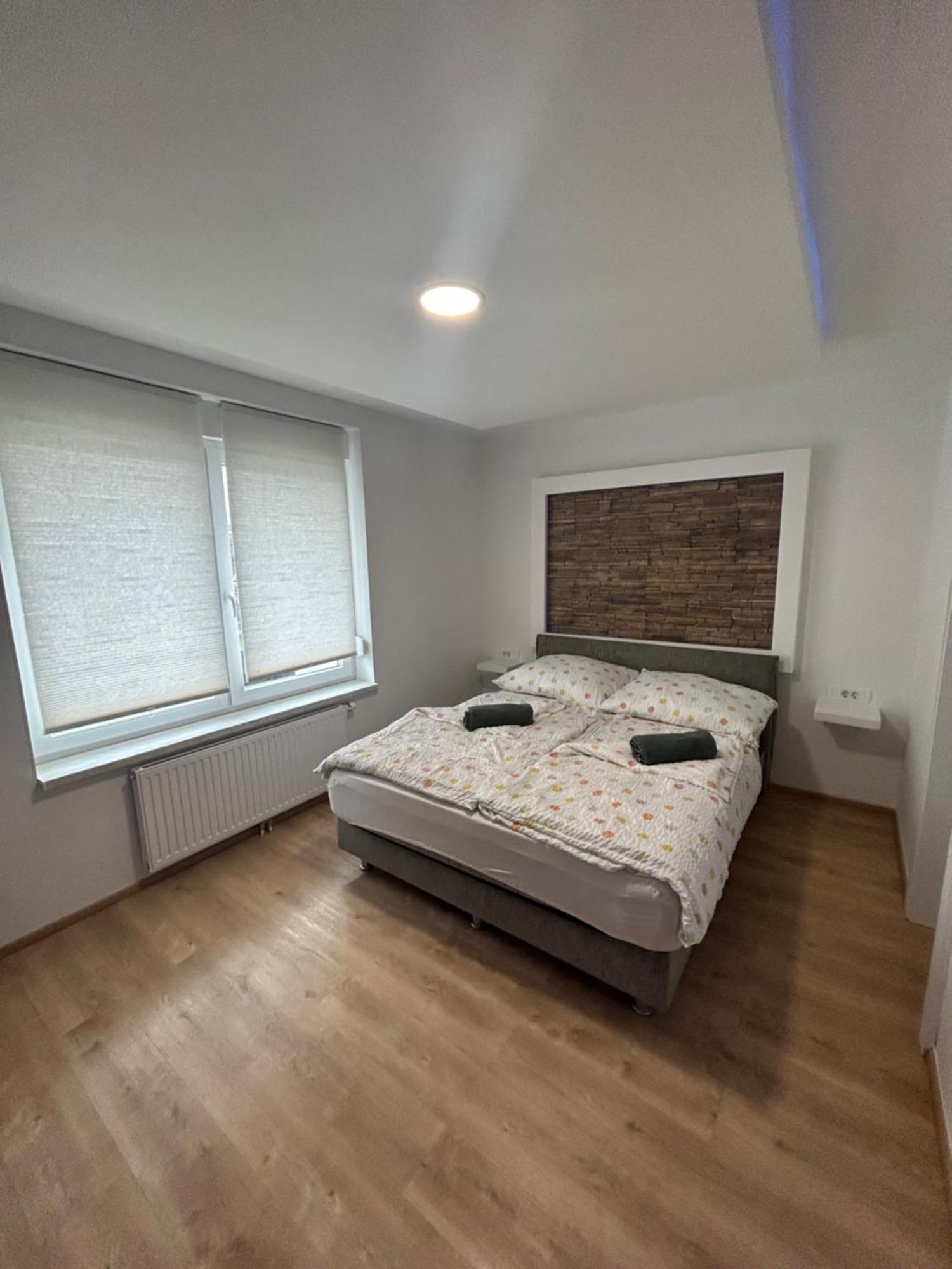 Casa Box Premium Free Garage Apartment