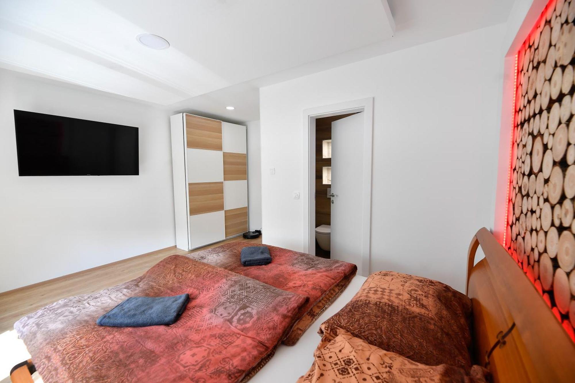 Casa Box Premium Free Garage * Maribor