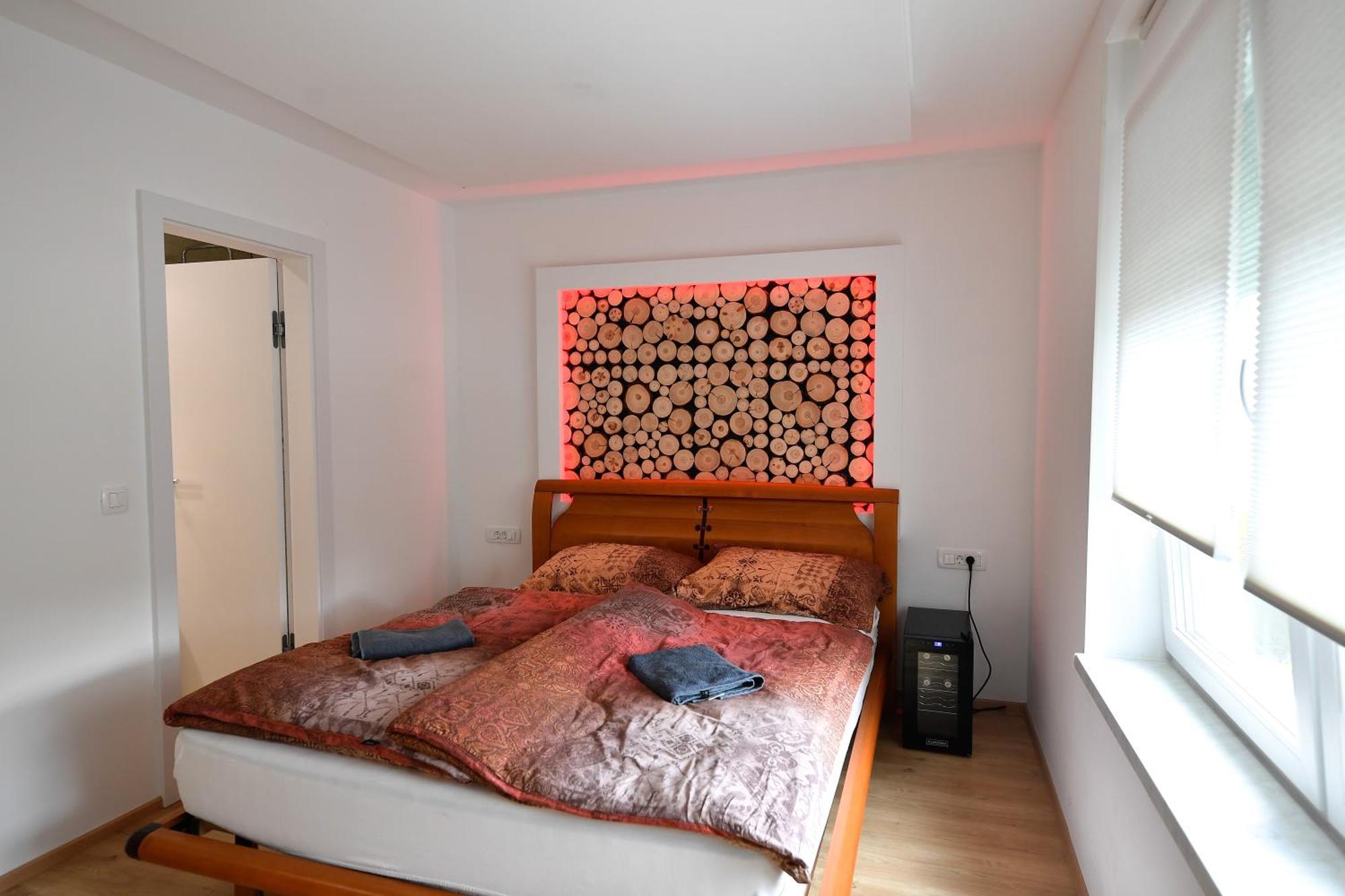 Casa Box Premium Free Garage Apartment *