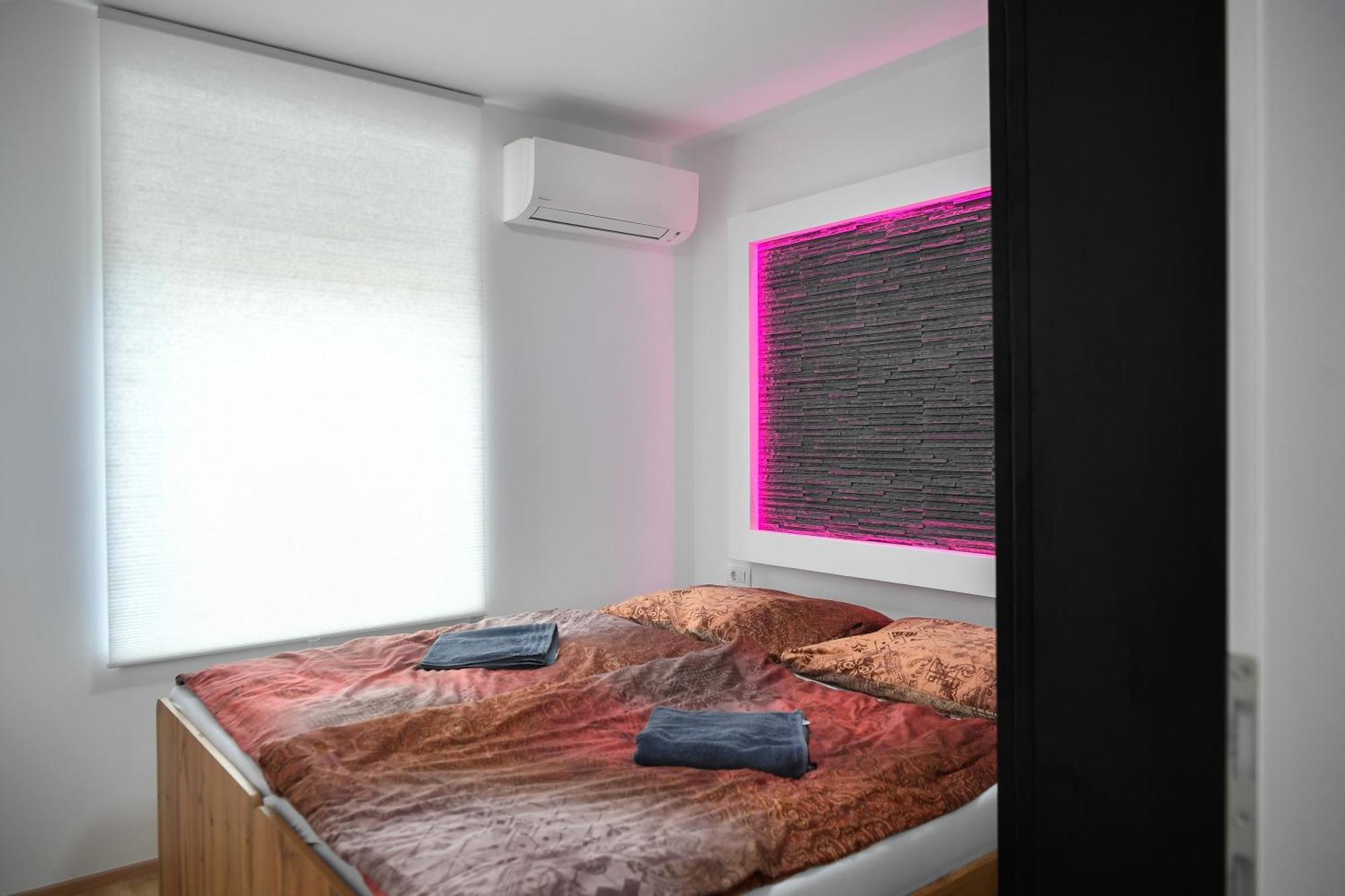 Casa Box Premium Free Garage Apartment *